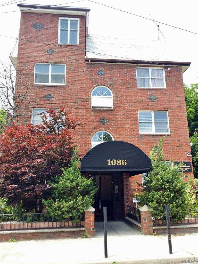 1086 Lynn Place - Photo 1