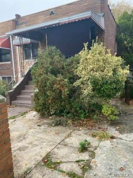 135 E 46th Street - Photo 1