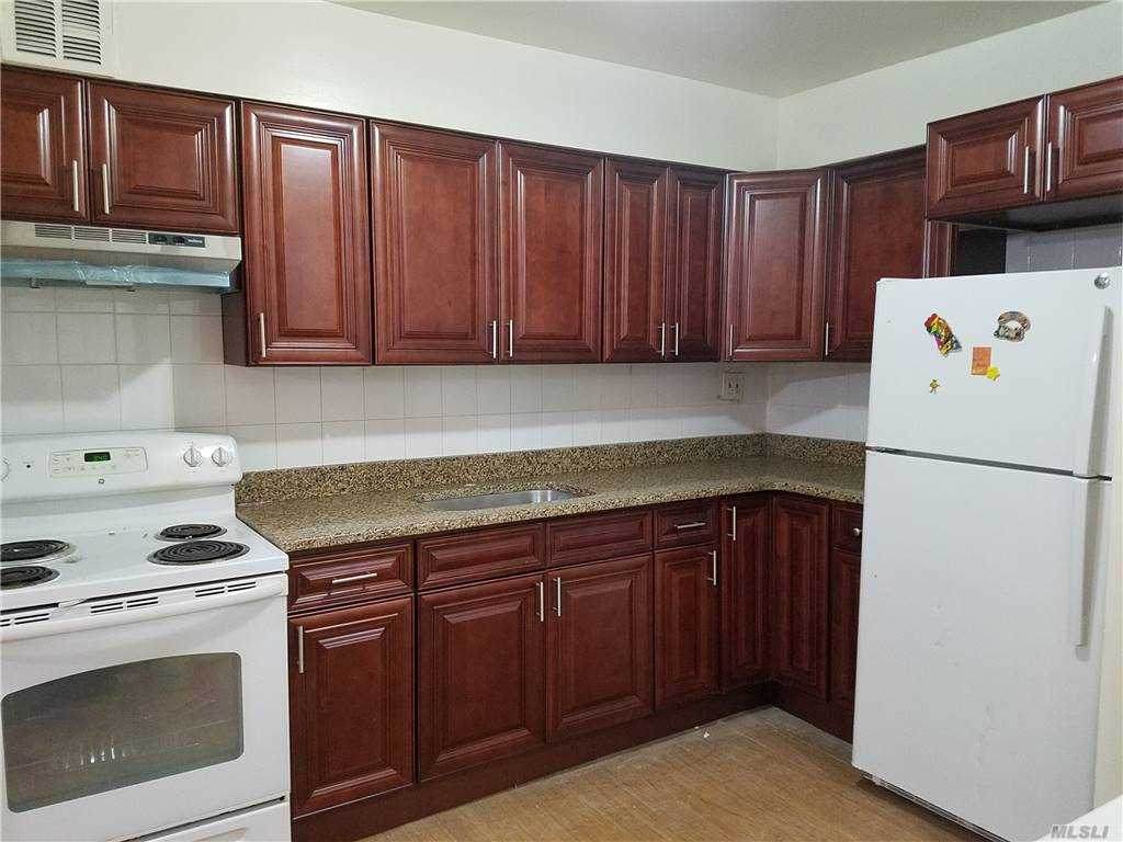 33-22 Union Street - Photo 1
