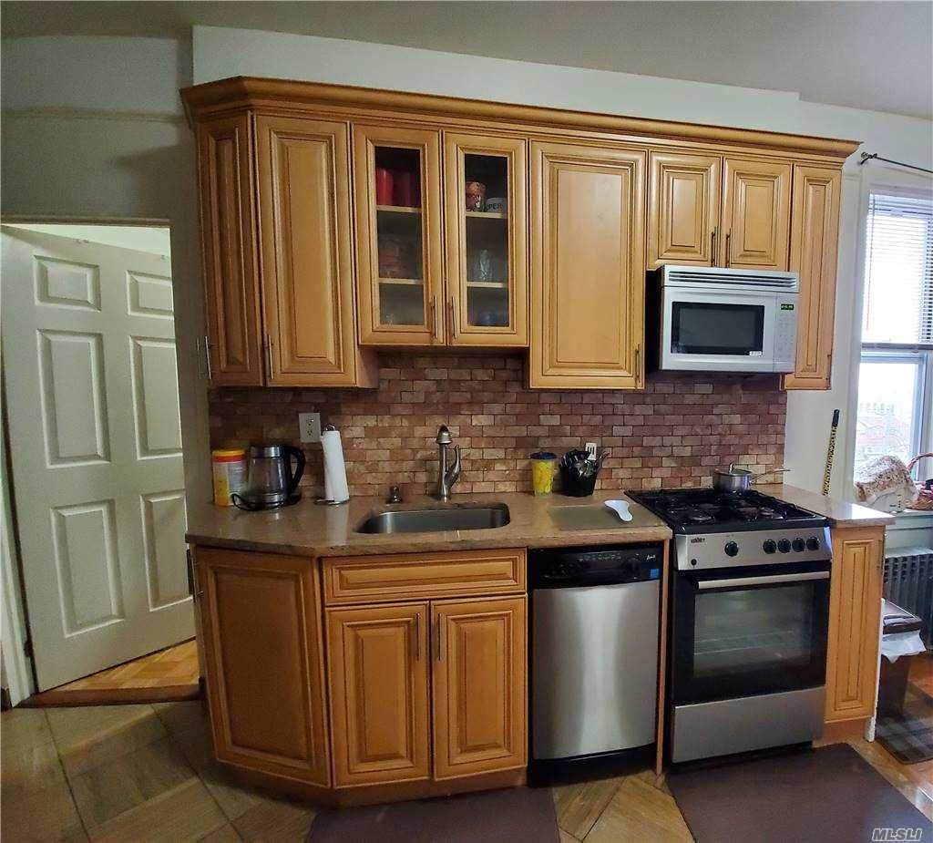 109-18 Lefferts Boulevard - Photo 1