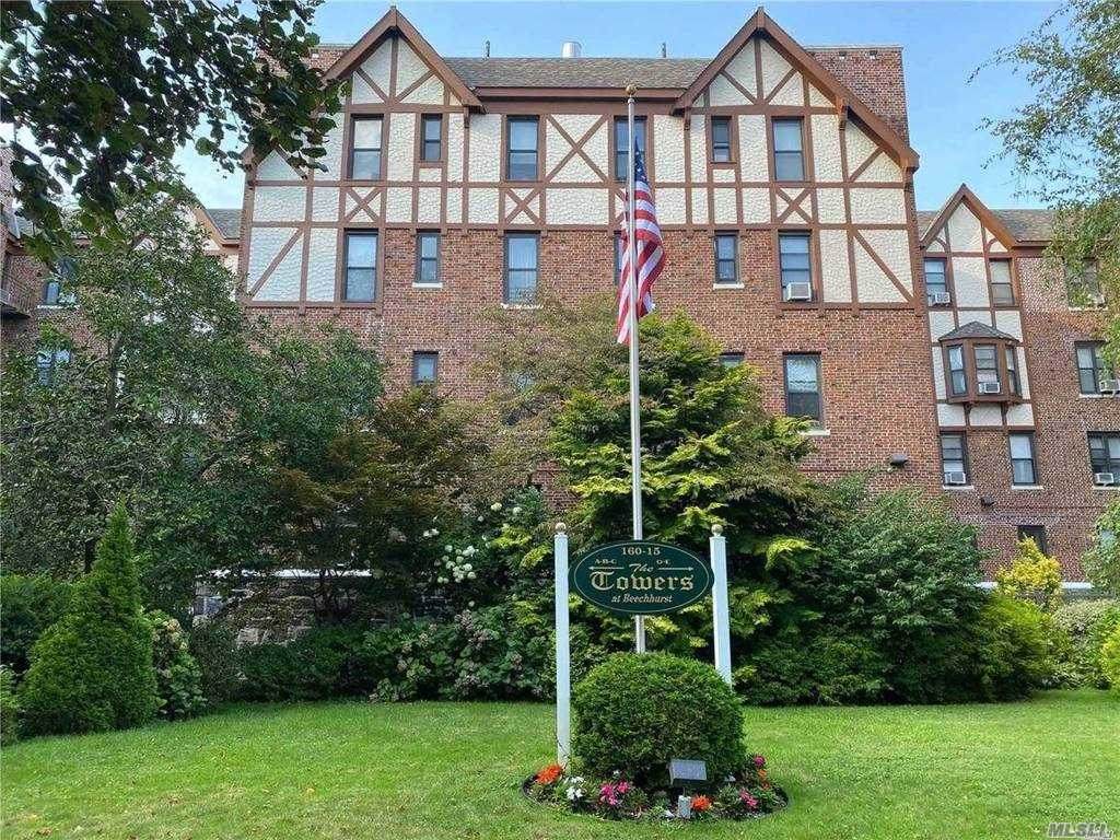 160-15 Powells Cove Boulevard - Photo 1