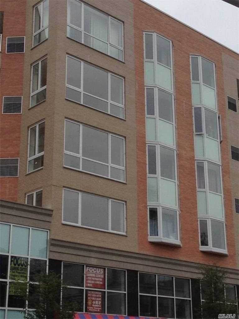 140-75 Ash Avenue - Photo 1