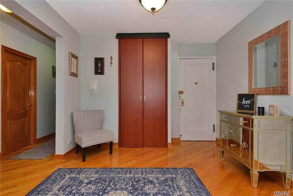 143-50 Hoover Avenue - Photo 1