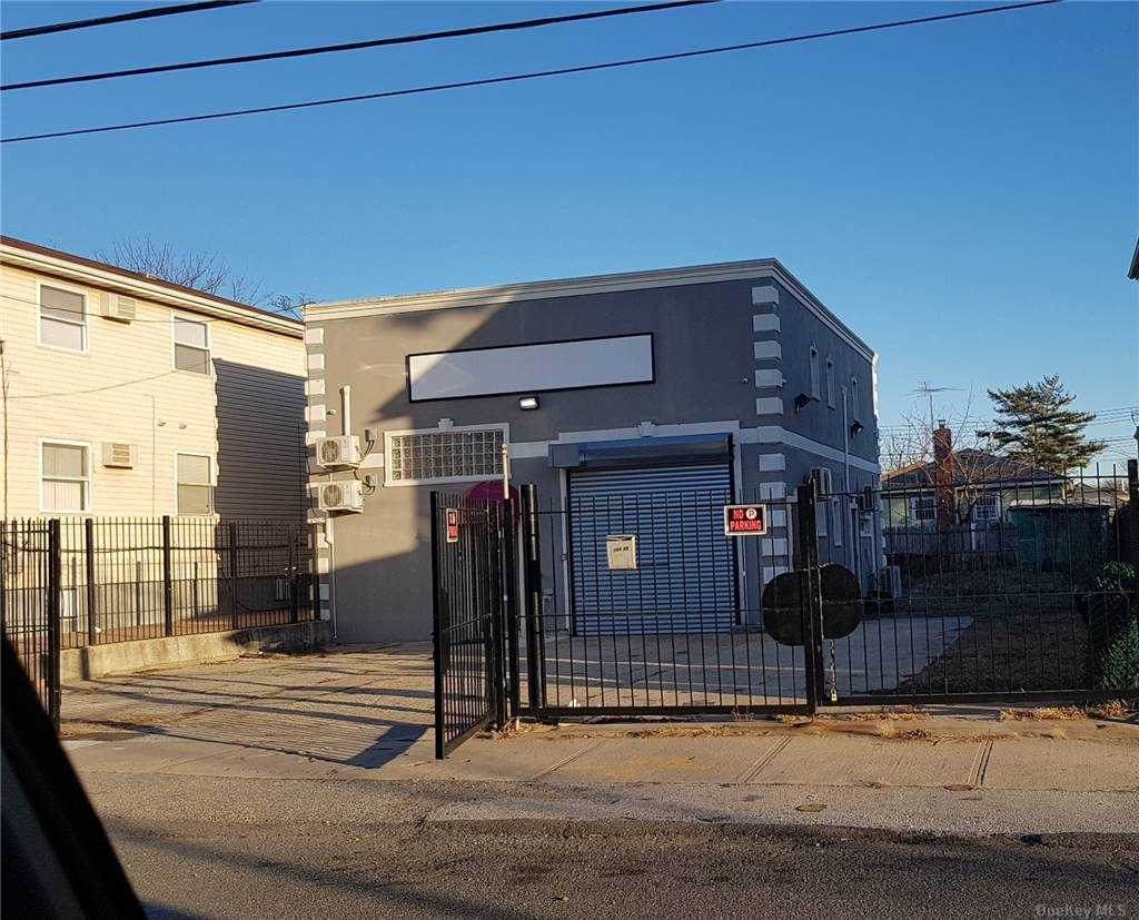 146-19 228th Street - Photo 1