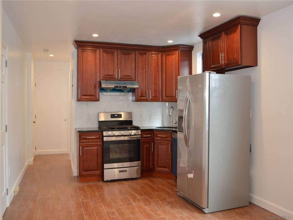 6-08 College Place - Photo 1