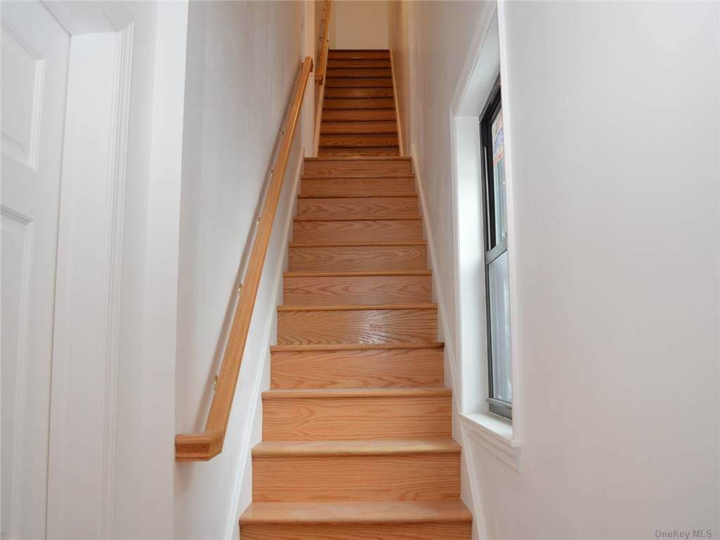 6-08 College Place - Photo 1