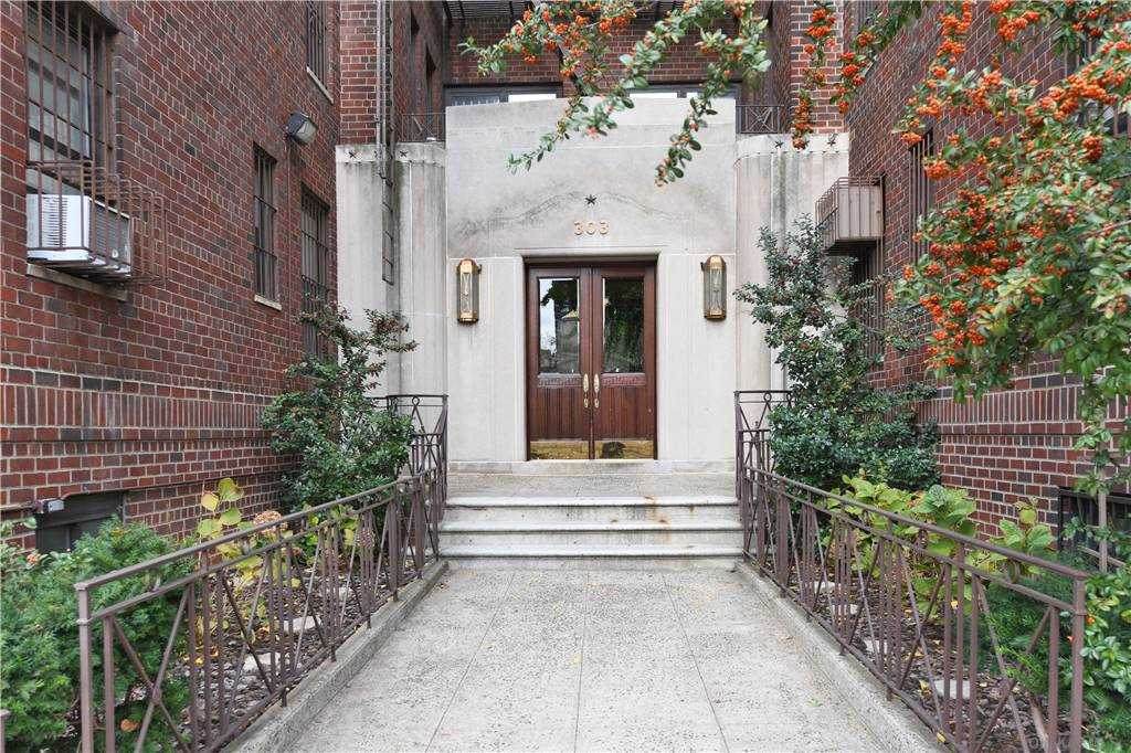 303 37th Street - Photo 1
