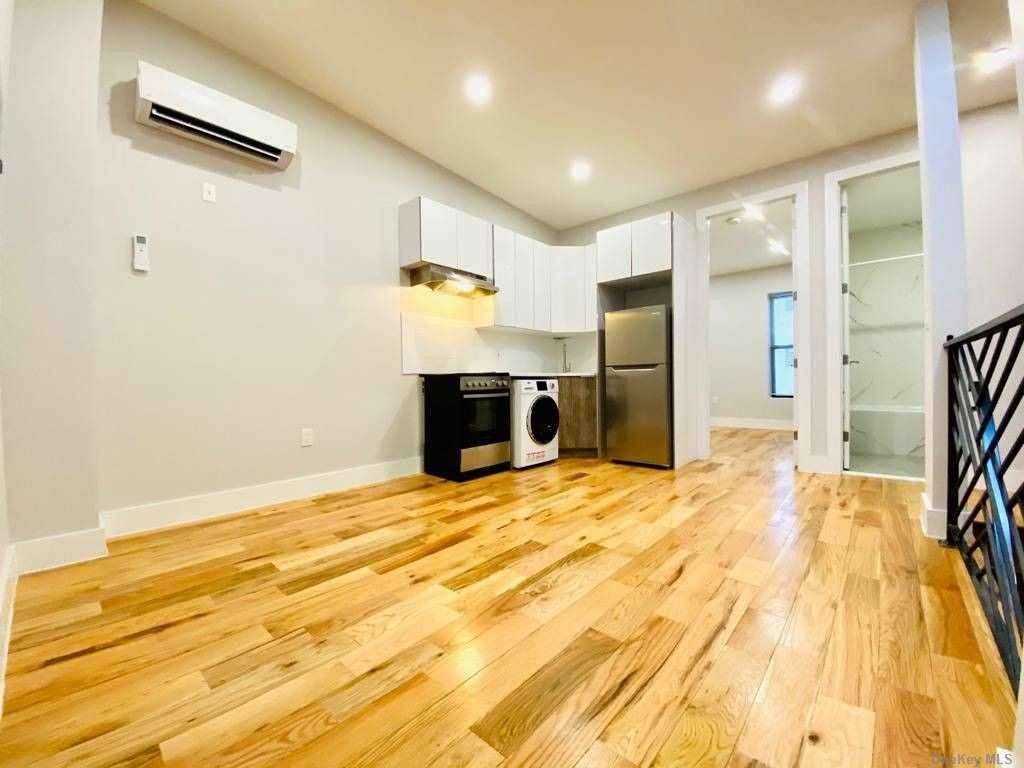 293 Macdougal Street - Photo 1