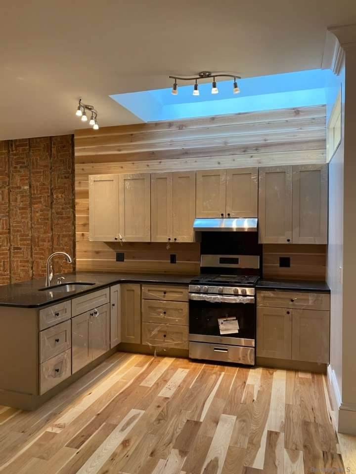 60-24 Flushing Avenue - Photo 1