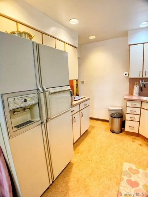 20-22 Utopia Parkway - Photo 1