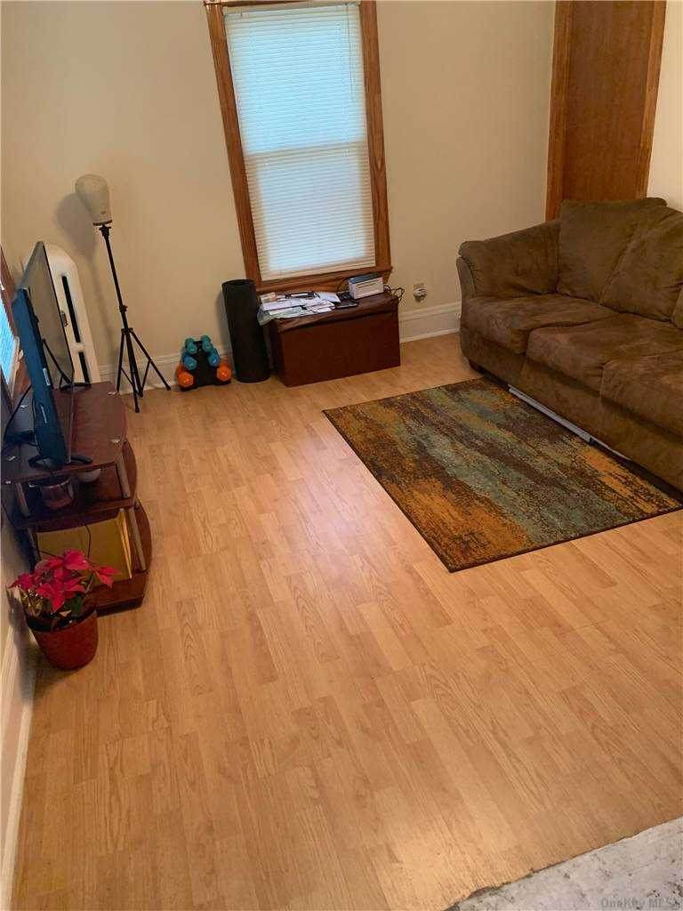 131-08 Farmers Boulevard - Photo 1