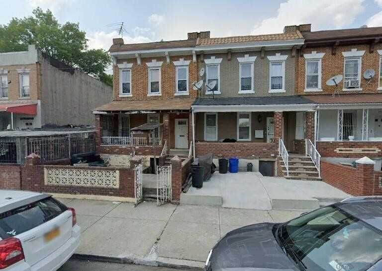 135 Dumont Avenue - Photo 1