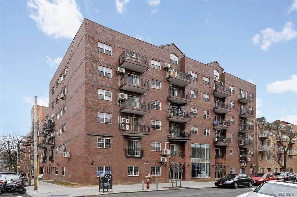141-18 Cherry Avenue - Photo 1