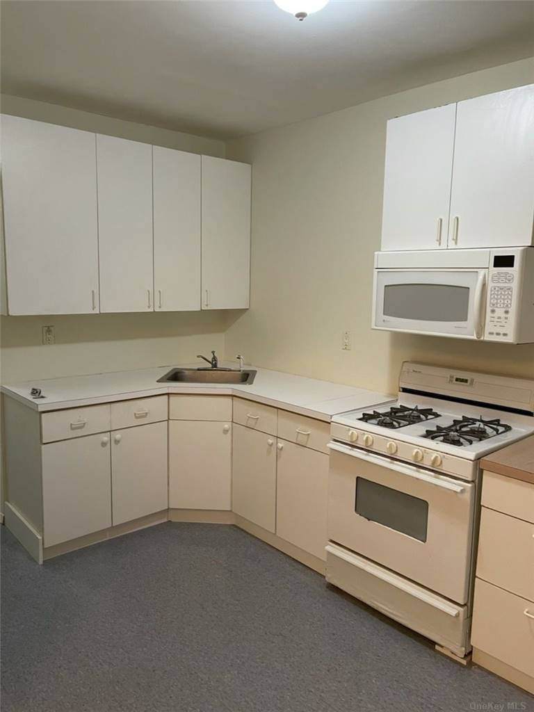 85-02 Parsons Boulevard - Photo 1