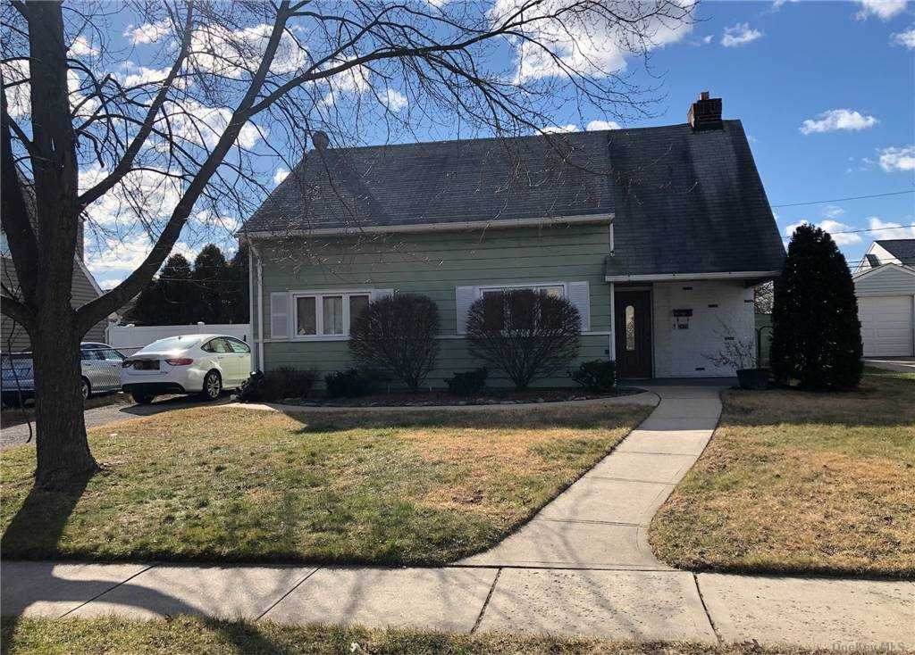 2476 Putnam Drive - Photo 1