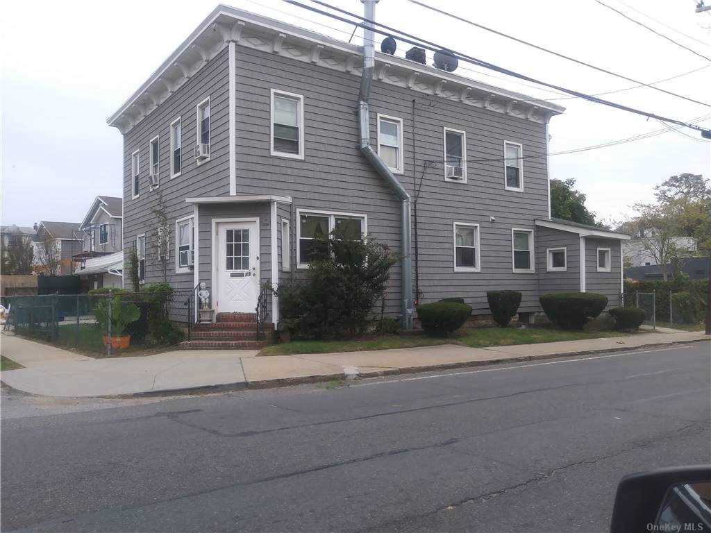 33 Mott Avenue - Photo 1