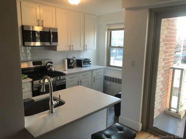 380 Cozine Avenue - Photo 1