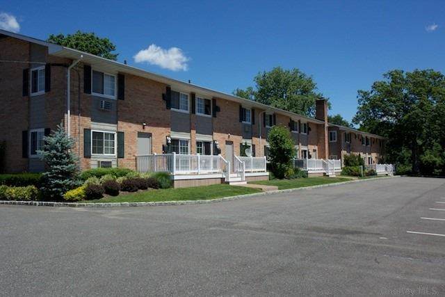 34 Claire Court - Photo 1