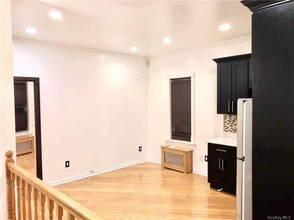 593 Jerome Street - Photo 1