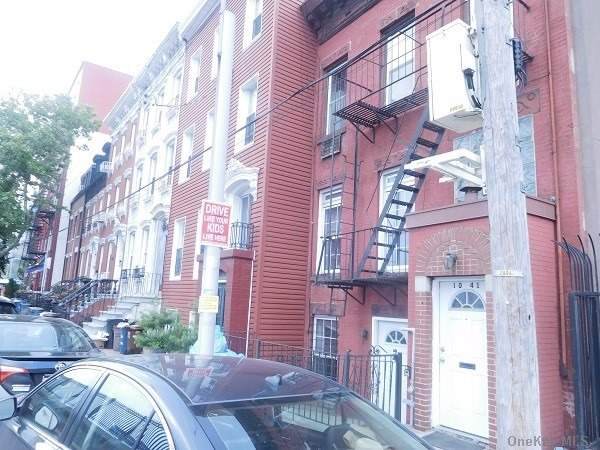 10-41 51 Avenue - Photo 1