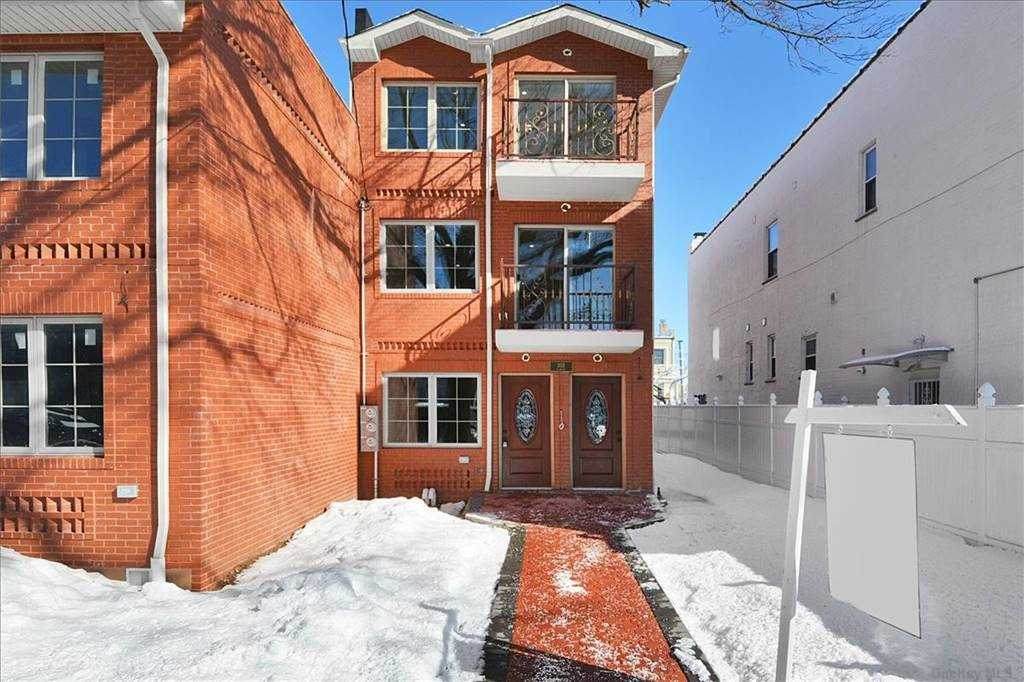 2021 West 6th Street - Photo 1