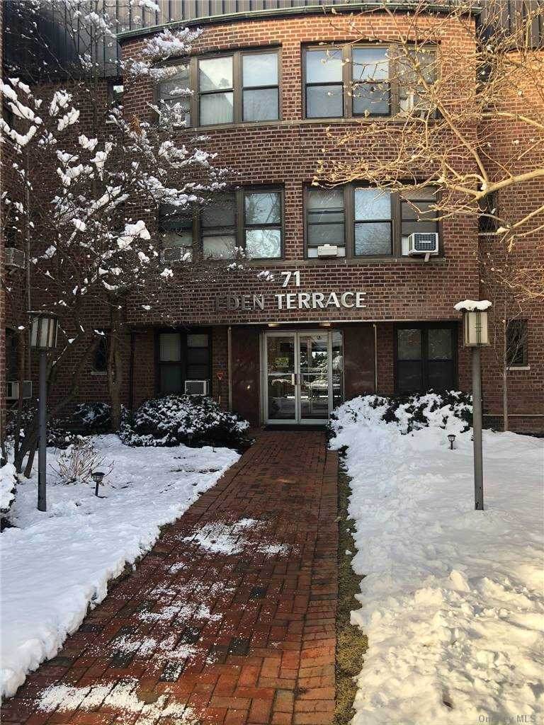 71 Grace Avenue - Photo 1