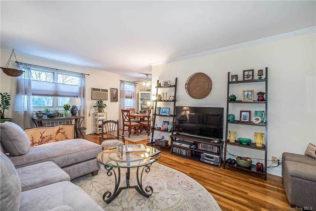 230-20 Kingsbury Avenue - Photo 1