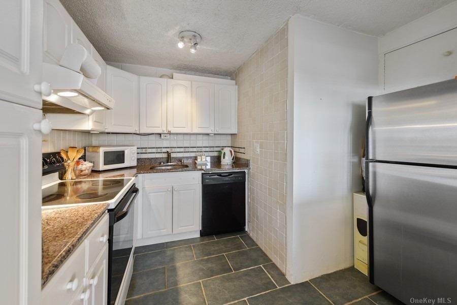 7-25 166th Street - Photo 1