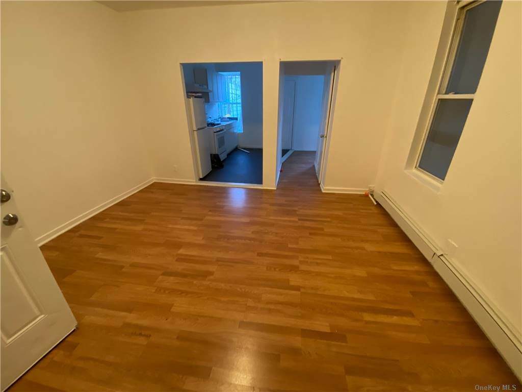 752 Glenmore Avenue - Photo 1