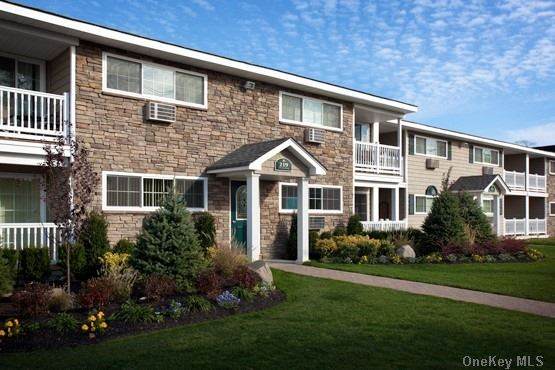 239 Lakeland Avenue - Photo 1
