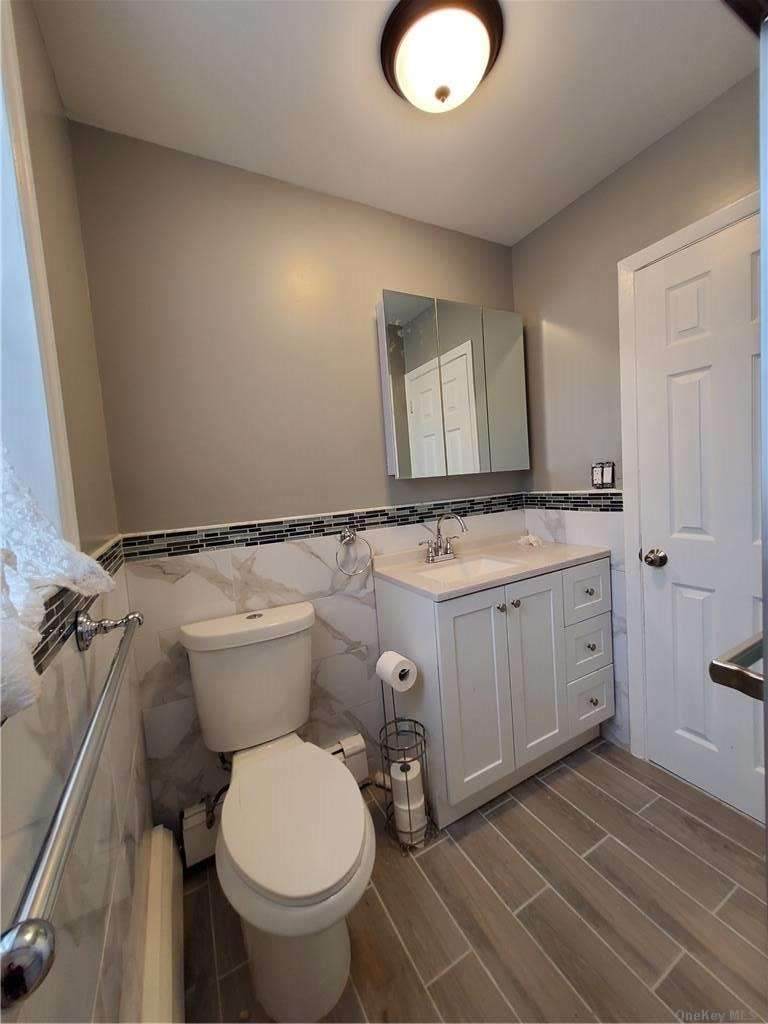 116-22 Van Wyck Expressway - Photo 1