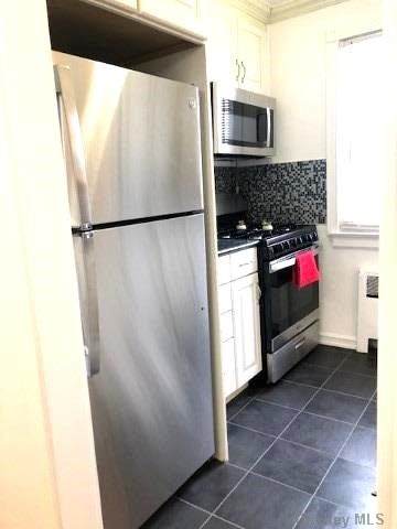 226-32 Kingsbury Avenue - Photo 1