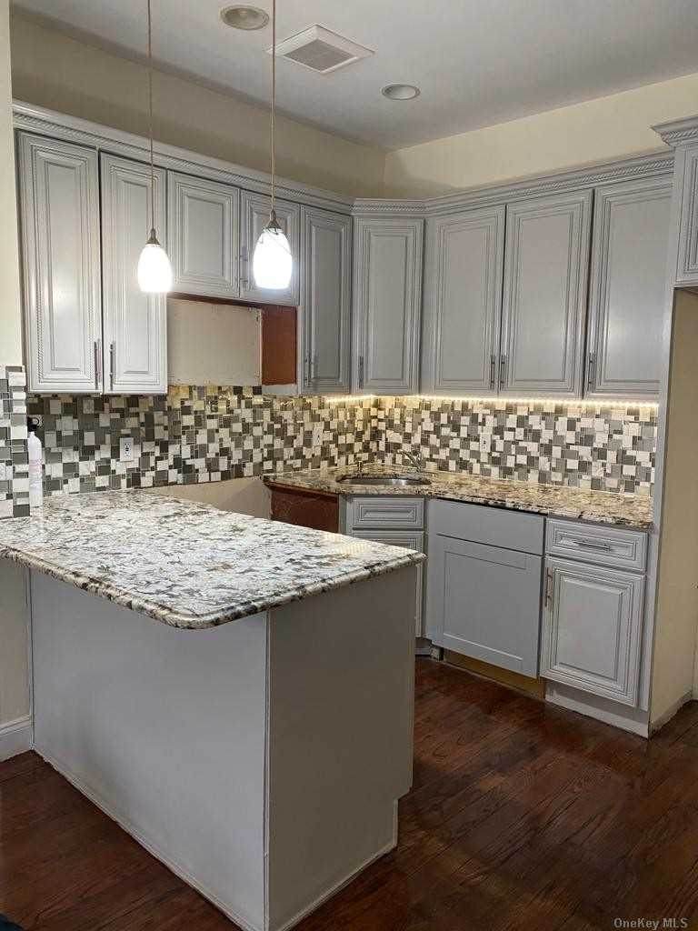 88 Hemlock Street - Photo 1