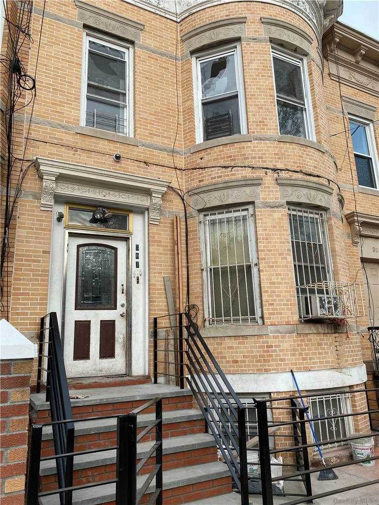 301 Grant Avenue - Photo 1