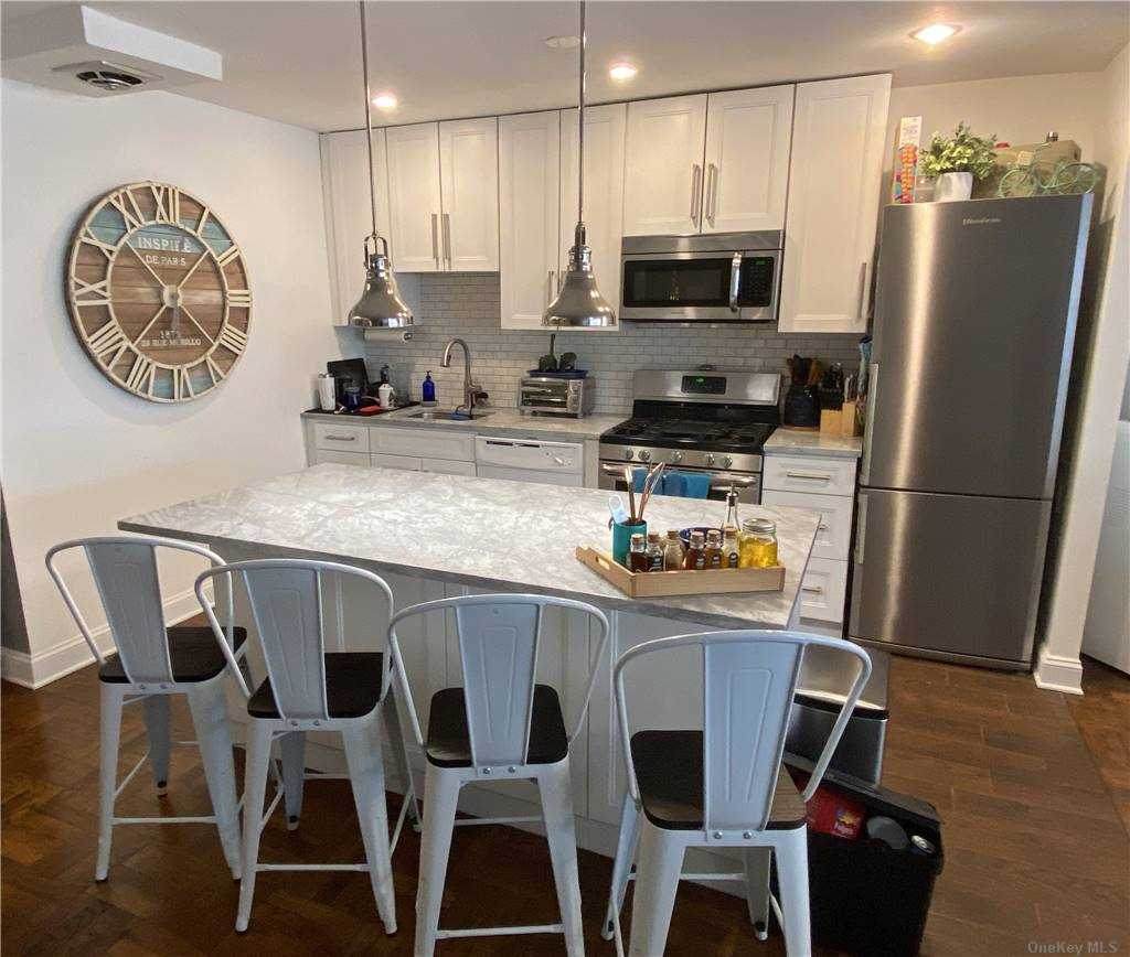 711 Shore - Photo 1