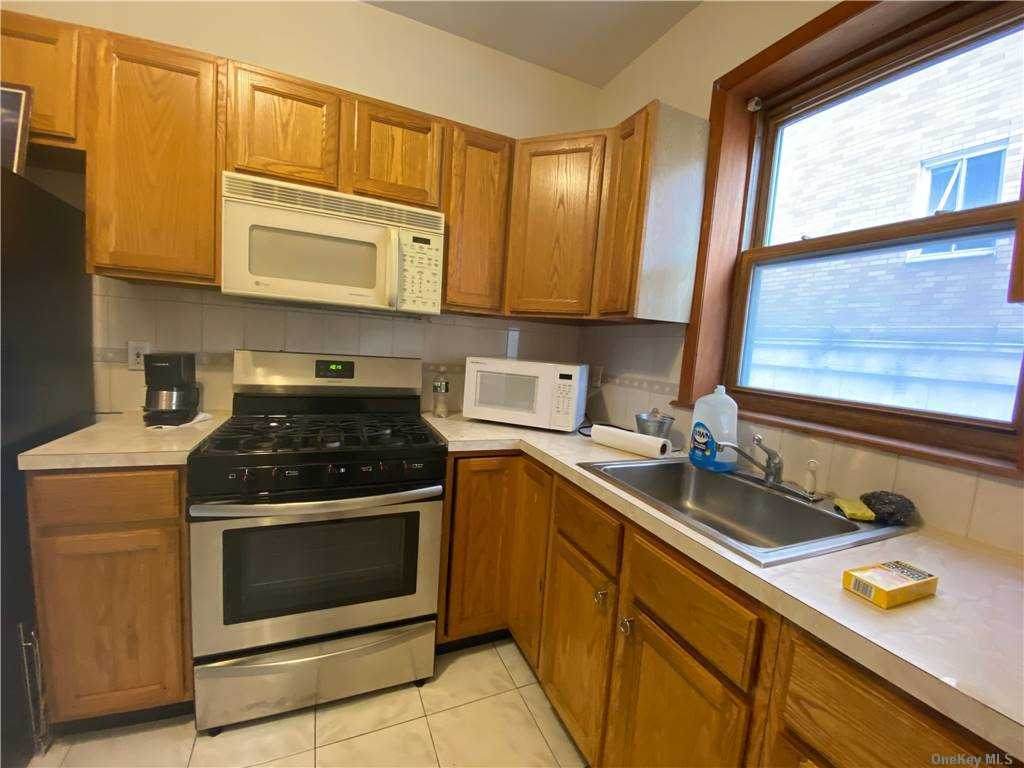 141-01 Cherry Avenue - Photo 1