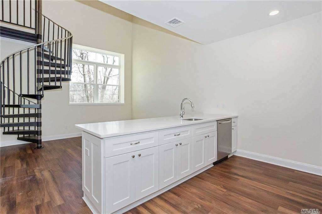 86 Tyson Avenue - Photo 1