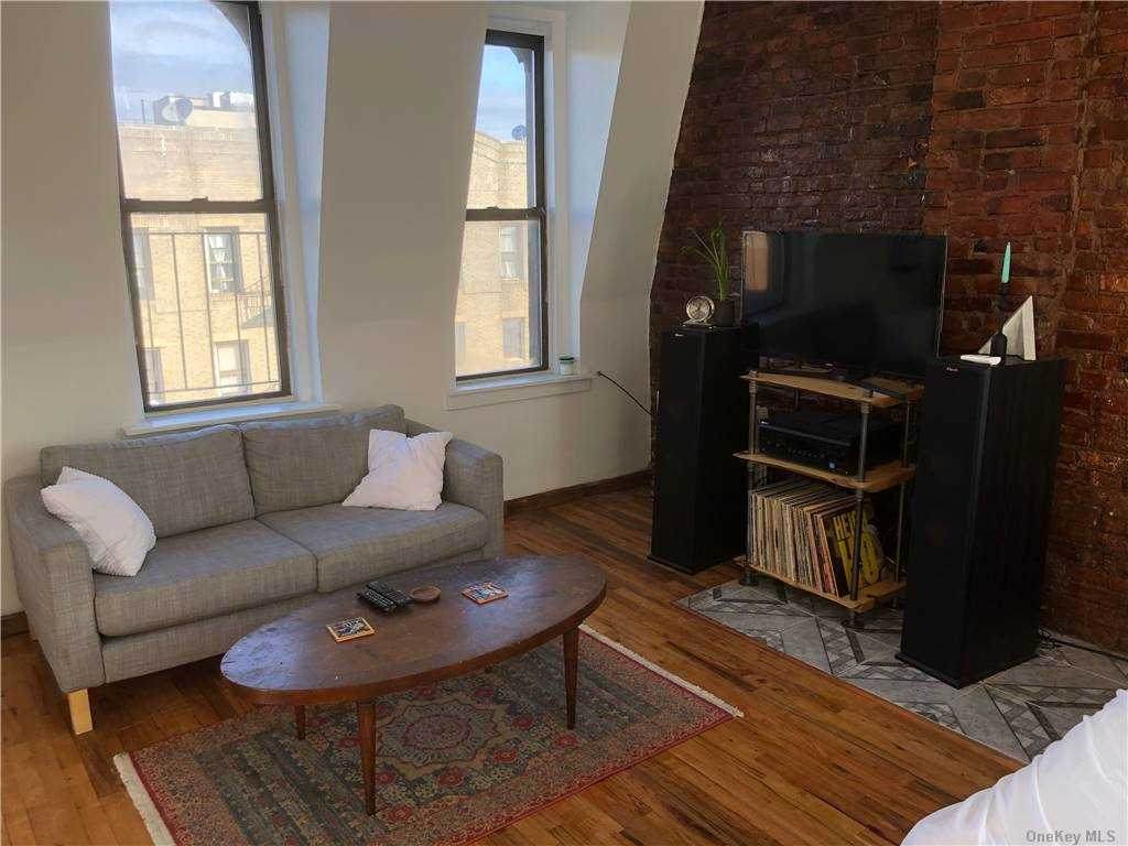 1011 Fulton Street - Photo 1
