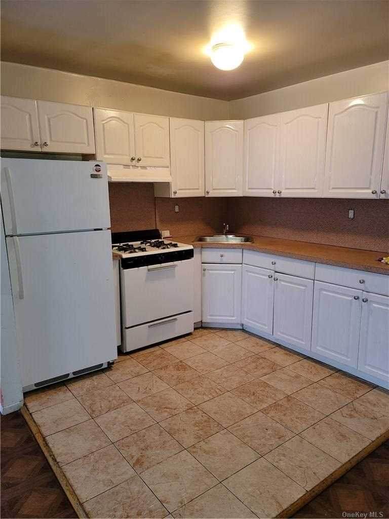 155-22 114th Road - Photo 1