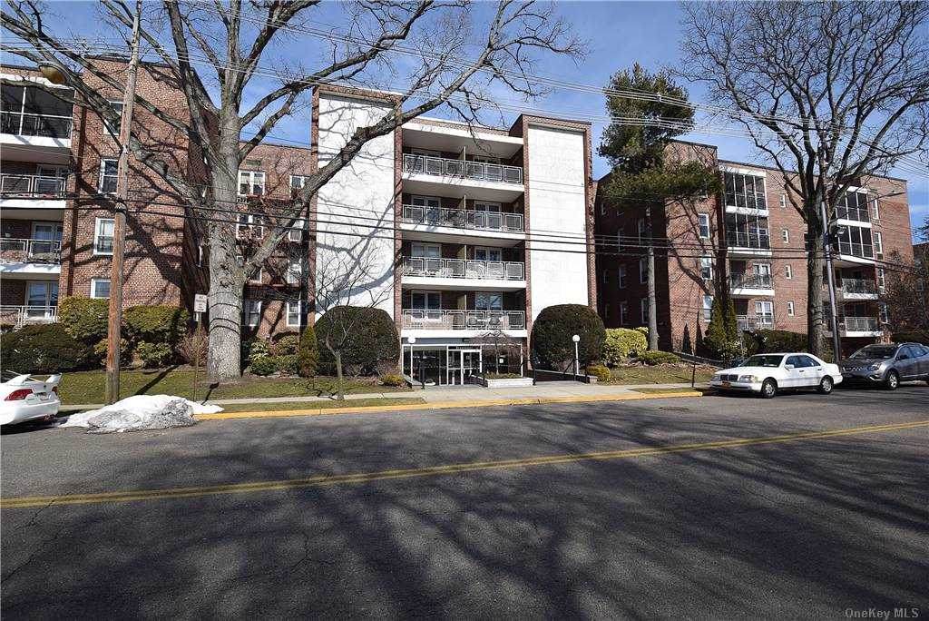 110 Brooklyn Avenue - Photo 1