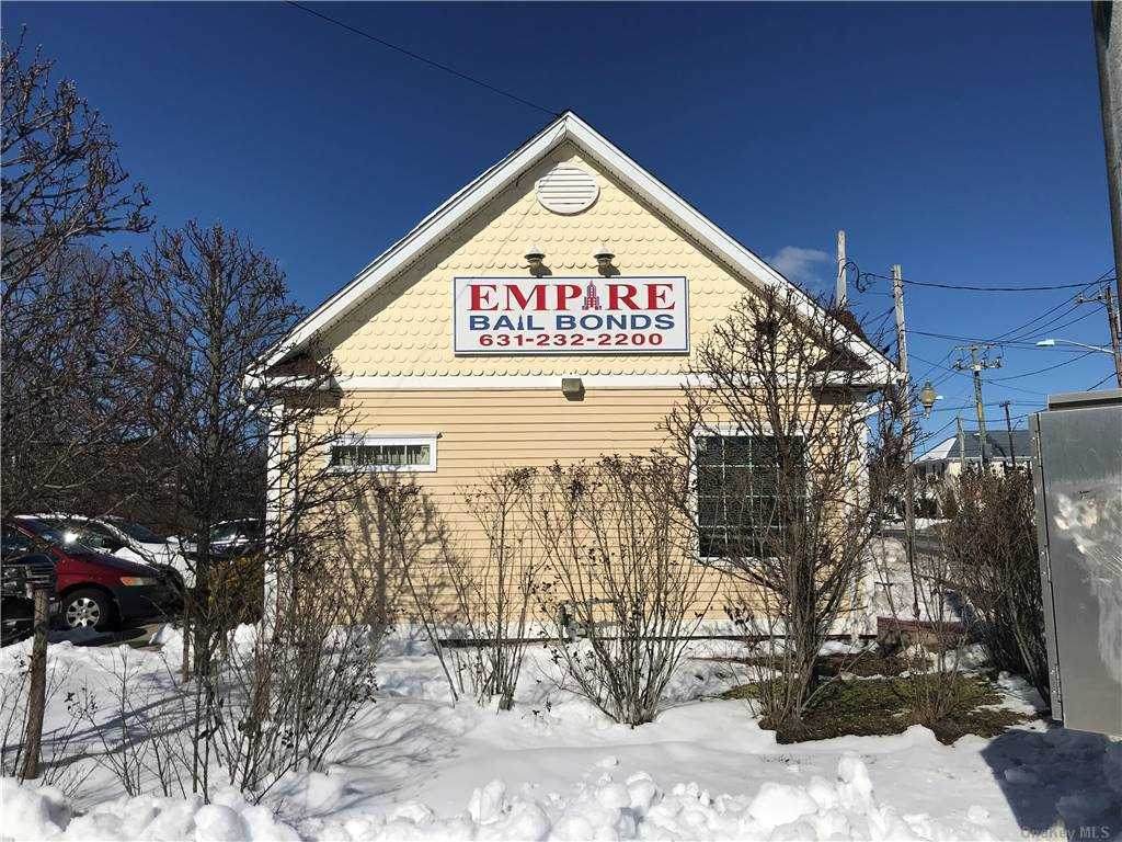 137 Carleton Avenue - Photo 1