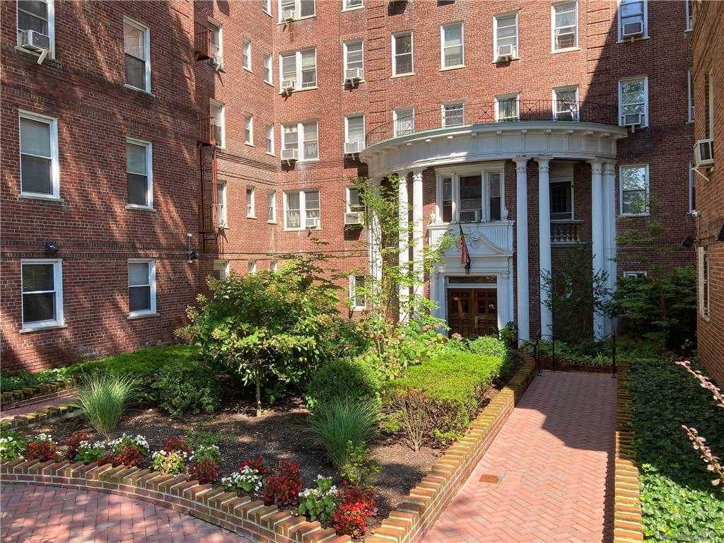 118-11 84 Avenue - Photo 1
