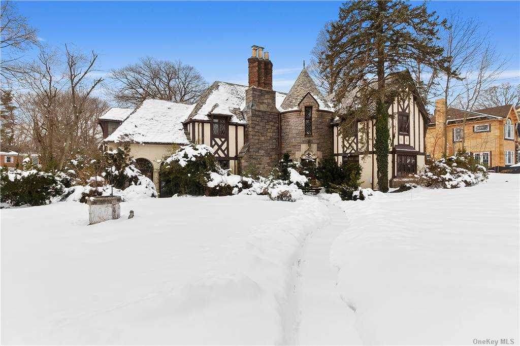 68 Bayview Ave - Photo 1