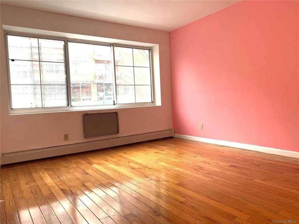 35-06 Leavitt Street - Photo 1