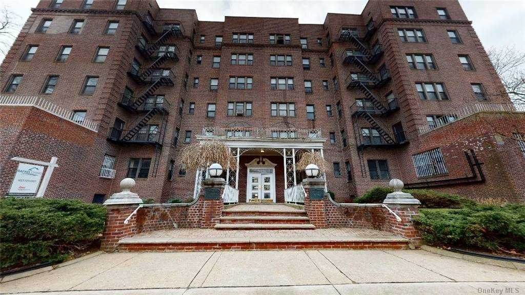 170-40 Highland Avenue - Photo 1