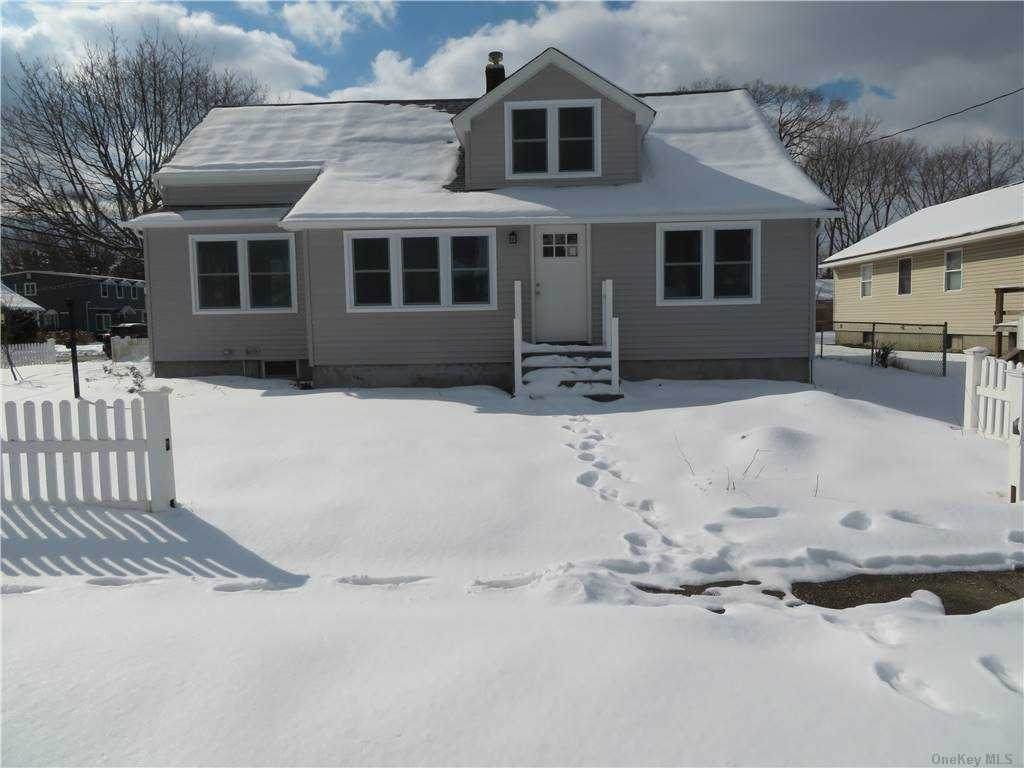 16 Ferndale Boulevard - Photo 1