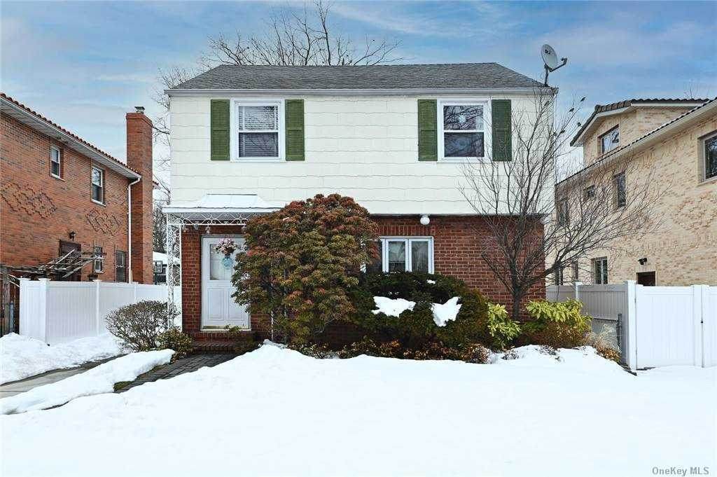 64-33 184th - Photo 1