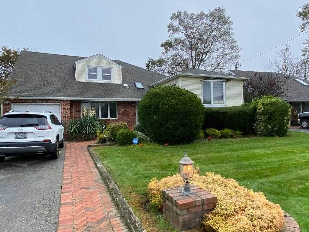 2805 Bay Drive - Photo 1