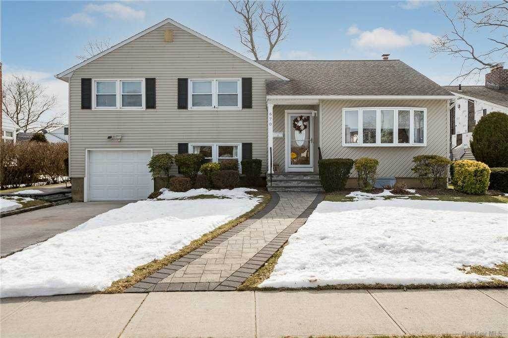 670 Bruce Drive - Photo 1