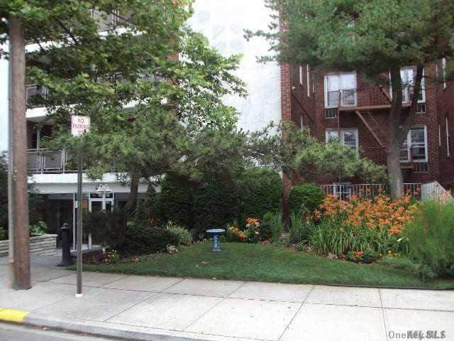100 Brookyn Avenue - Photo 1